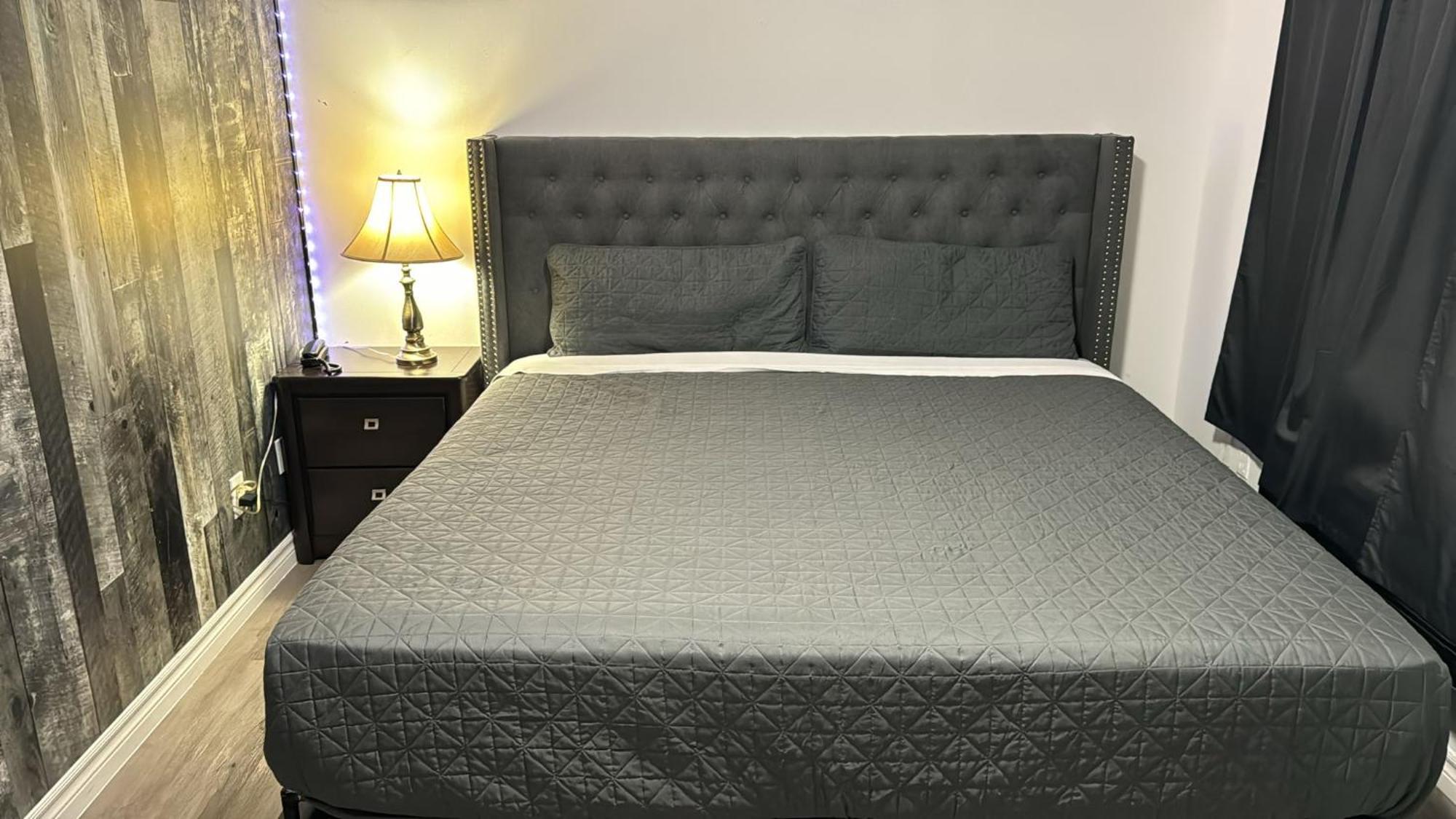 Crestwood Motel Burlington Bagian luar foto