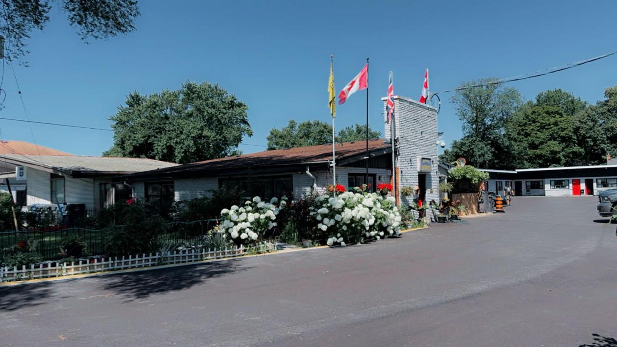 Crestwood Motel Burlington Bagian luar foto