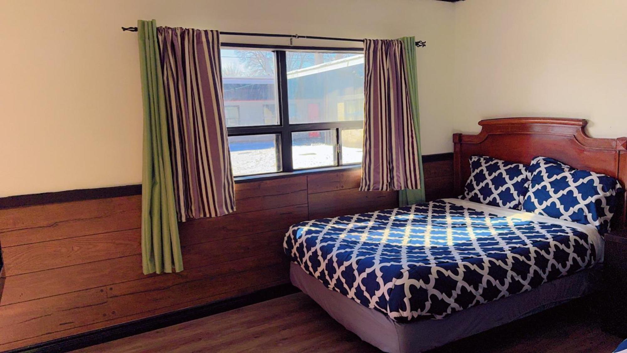 Crestwood Motel Burlington Bagian luar foto