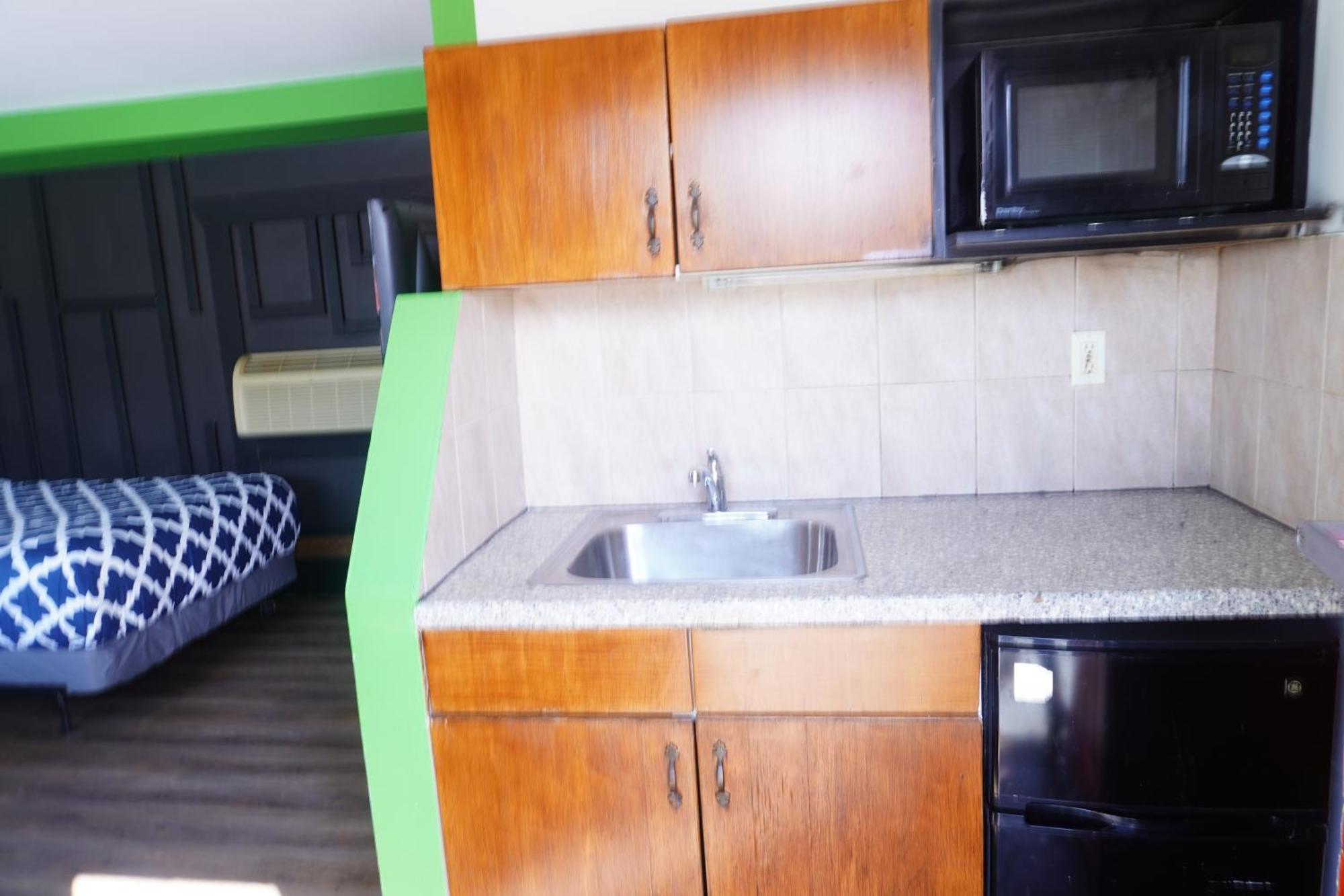 Crestwood Motel Burlington Bagian luar foto