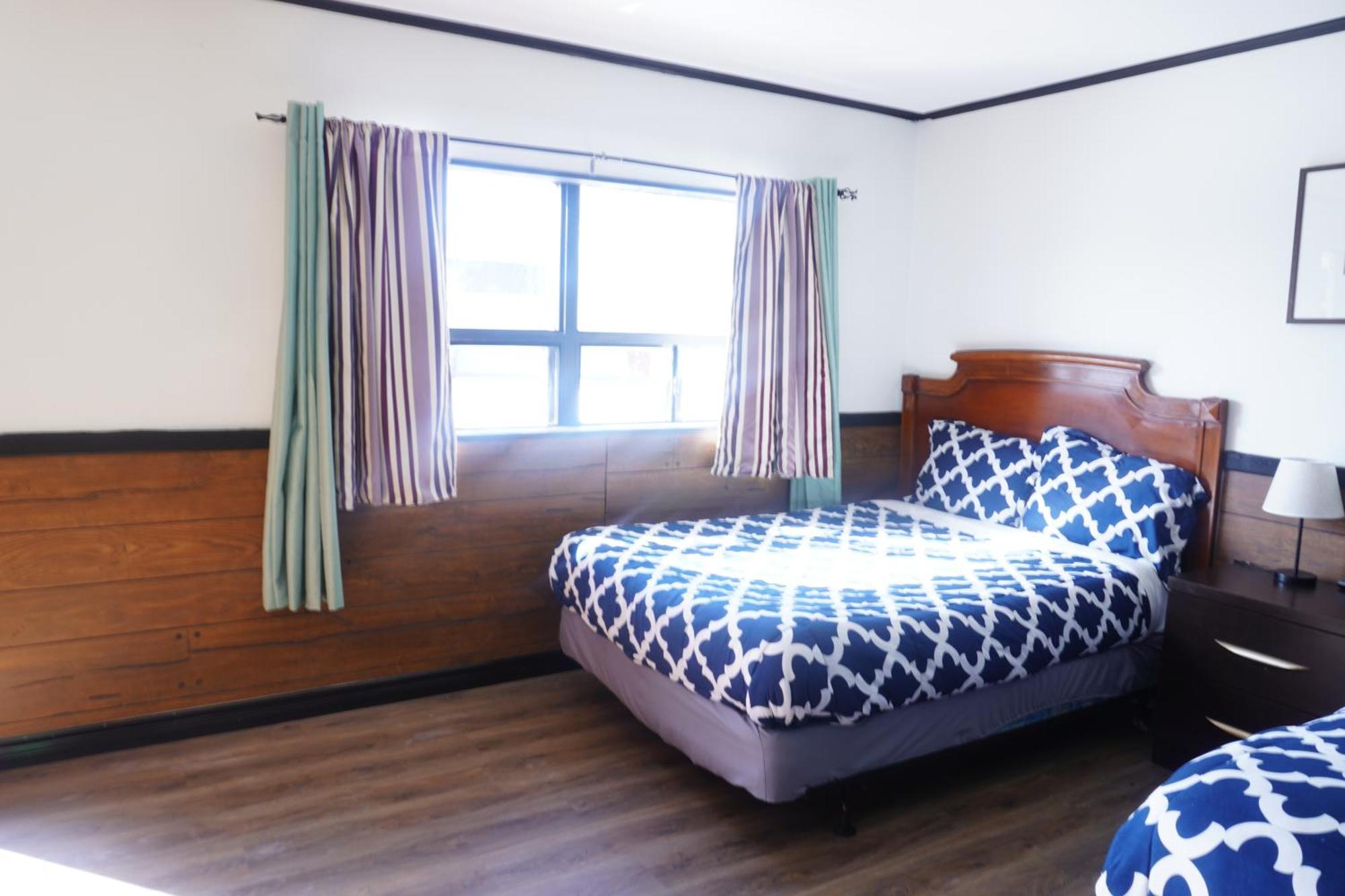 Crestwood Motel Burlington Bagian luar foto